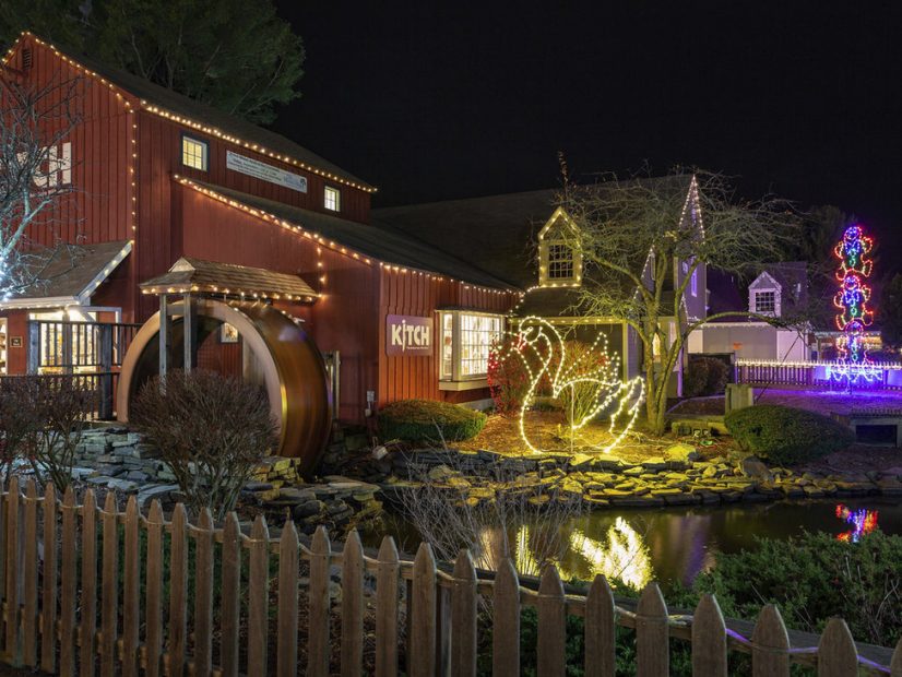 Olde Mistick Village to Host One of the Best Outdoor Lighting Displays